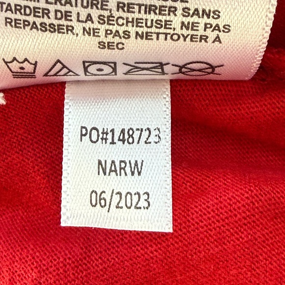 Throwback Buffalo Bills T-Shirt ~ Size L ~ 14/16 Red with White Logo - Picture 8 of 8